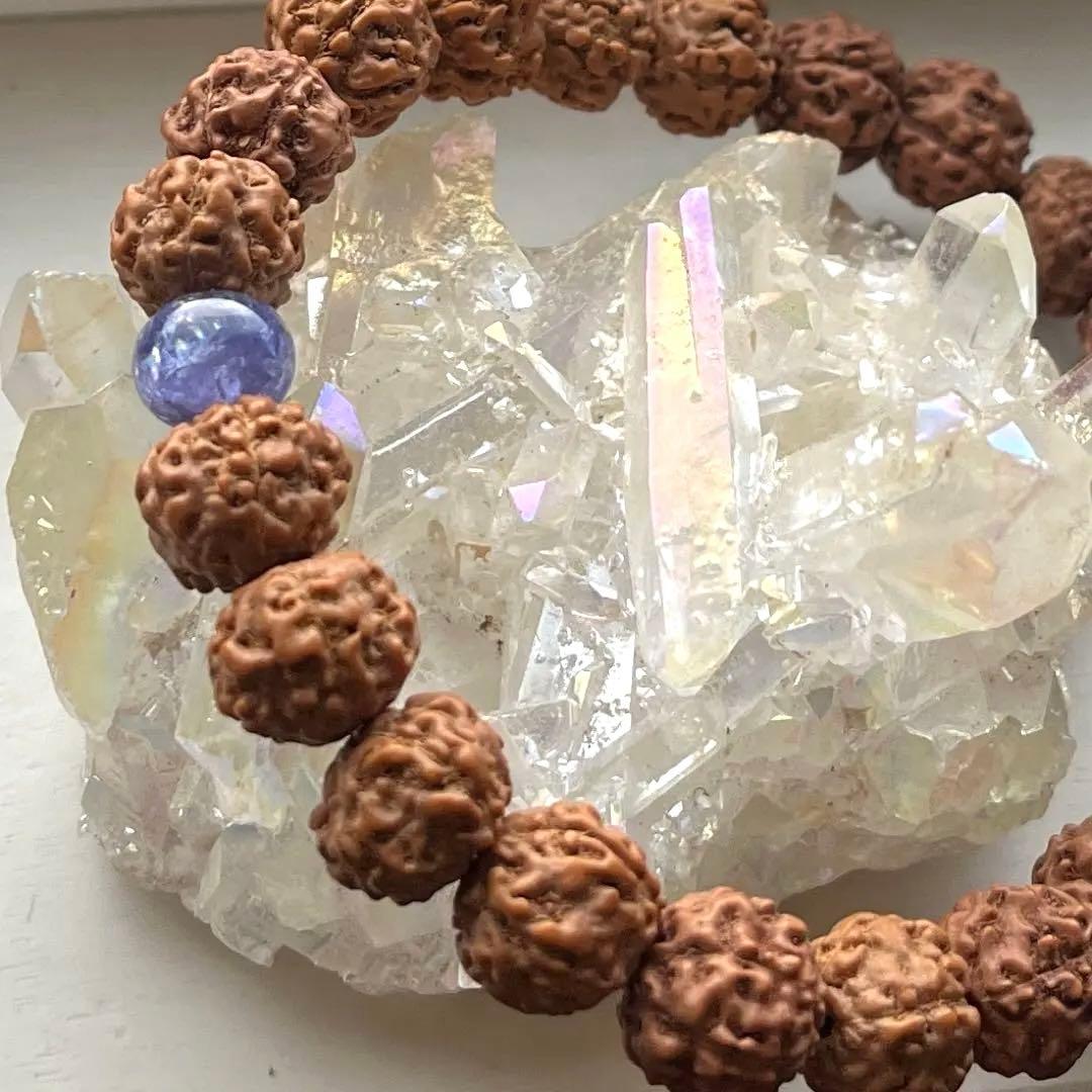売約済み【内宇宙と繋がる】癒しと結界のお守り×タンザナイト✨浄化　瞑想　現実創造