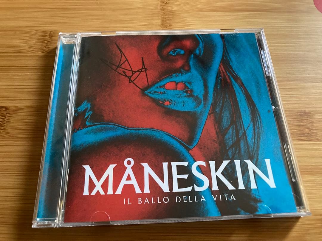 レア　ダミアーノ直筆サインメガジャケットCD　マネスキン　maneskin CD