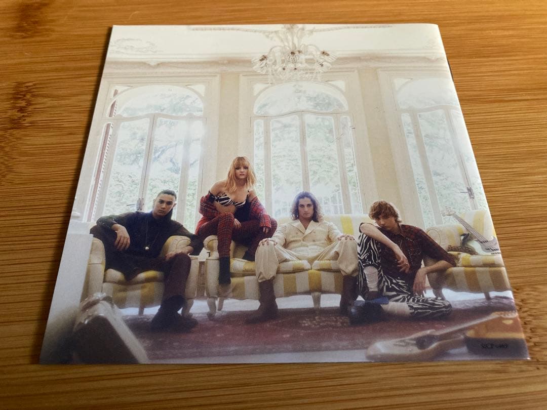 レア　ダミアーノ直筆サインメガジャケットCD　マネスキン　maneskin CD