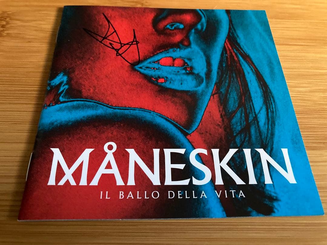 レア　ダミアーノ直筆サインメガジャケットCD　マネスキン　maneskin CD