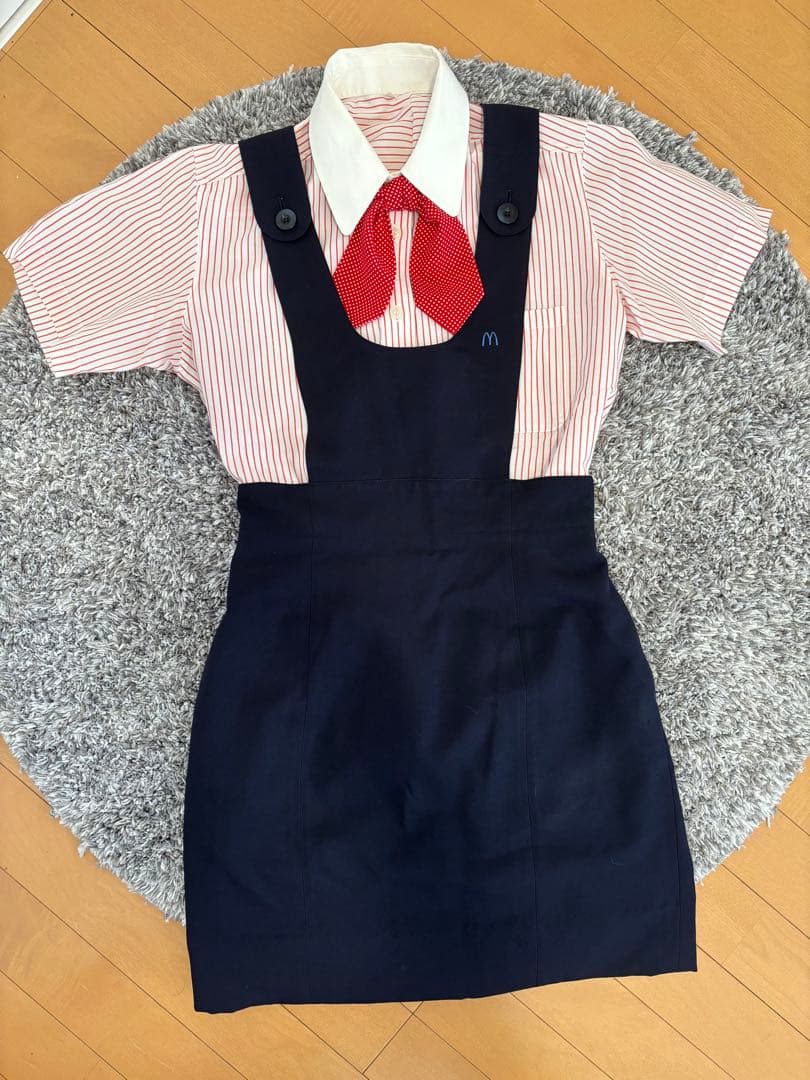 マクドナルド　スターユニフォーム　制服