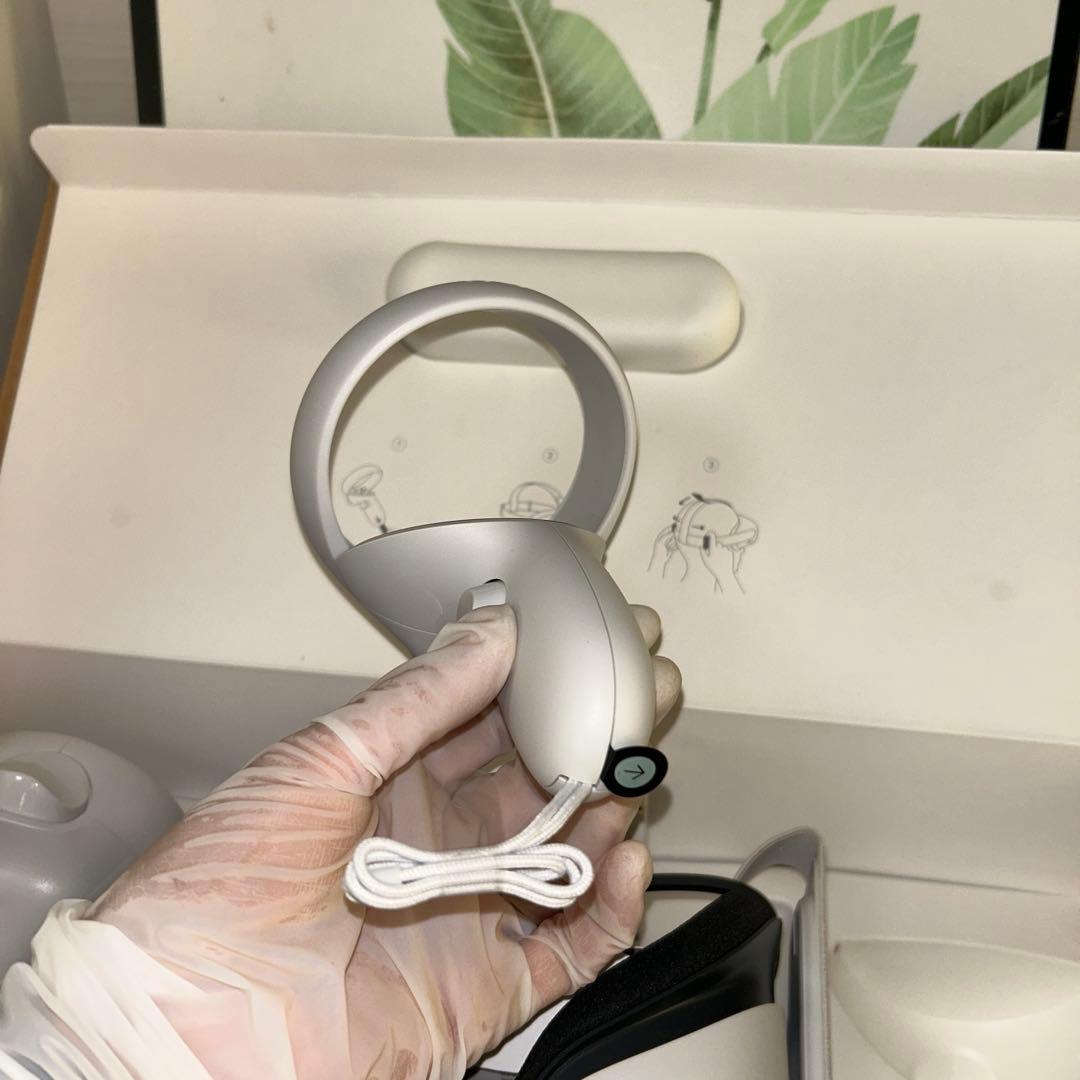 新品未使用￼！ Quest 2 128GB VR ヘッドセット ゲーム