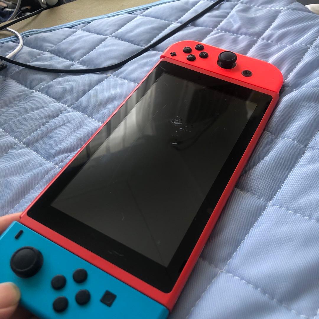 Nintendo Switch 本体のみ　マリオレッド