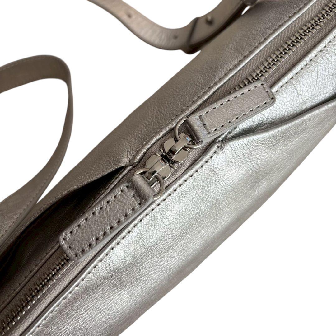 美品✨ear PAPILLONNER　ミニスワローマチショルダーバッグ　シルバー