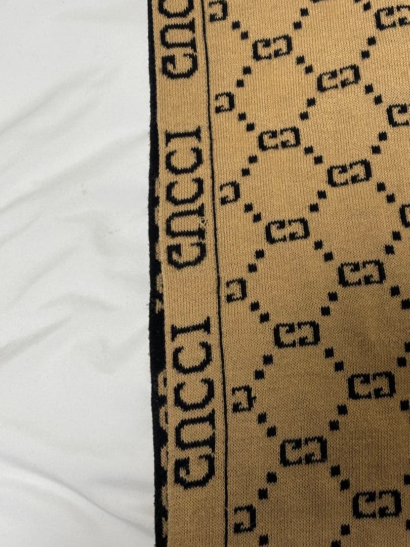 【希少】GUCCI GGロゴ　マフラーブラック・ベージュ　リバーシブル