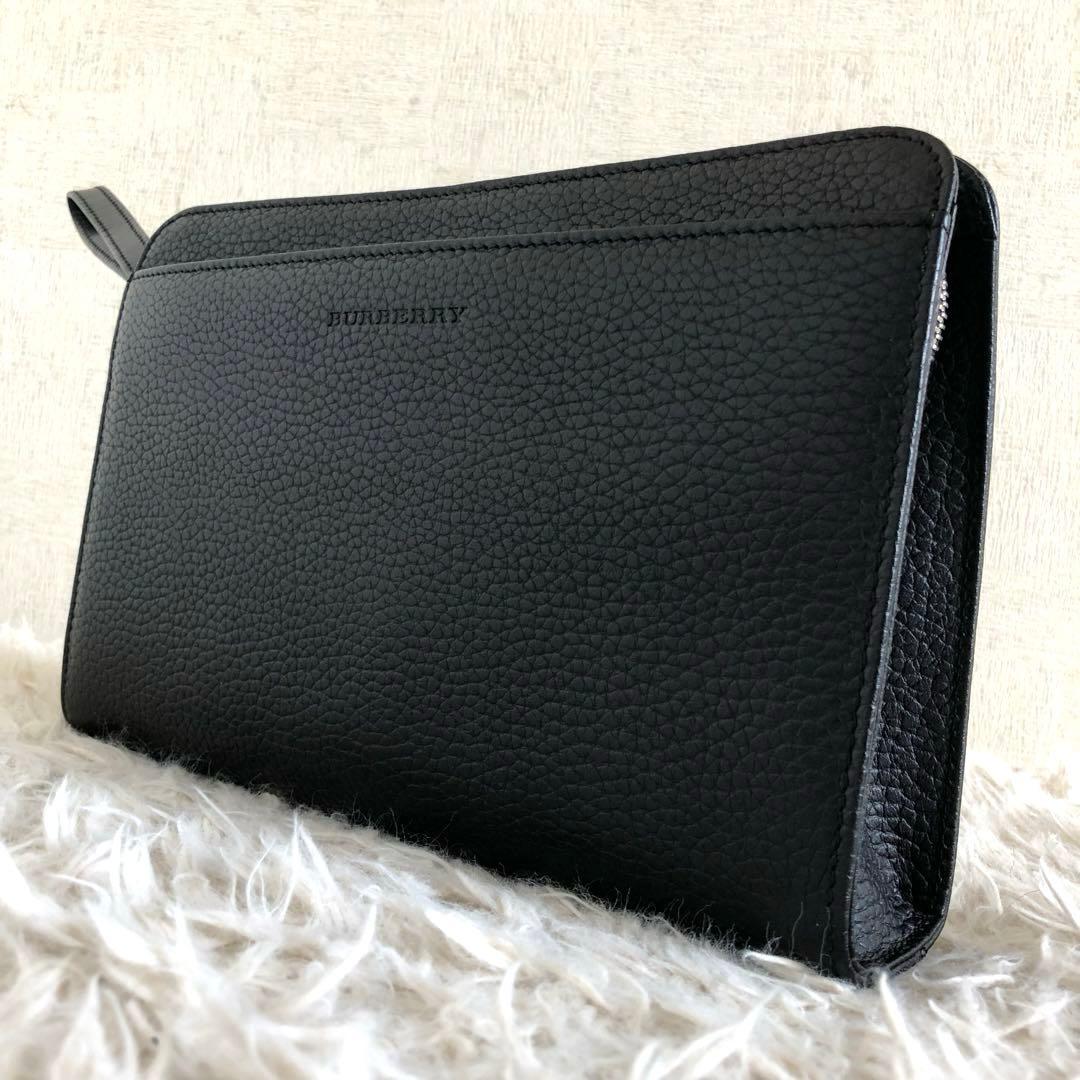 【未使用級】バーバリー　セカンドバッグ　クラッチバッグ　黒　本革　ノバチェック