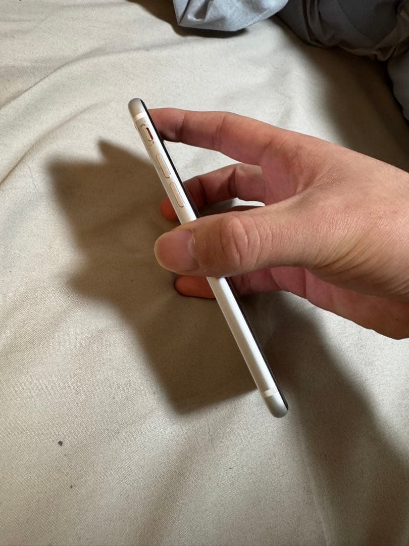 iPhone SE 第2世代 64GB simフリー ホワイト