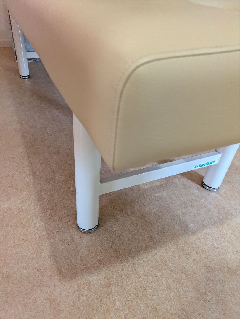 高田ベッド　マッサージベッド　接骨院　整体院