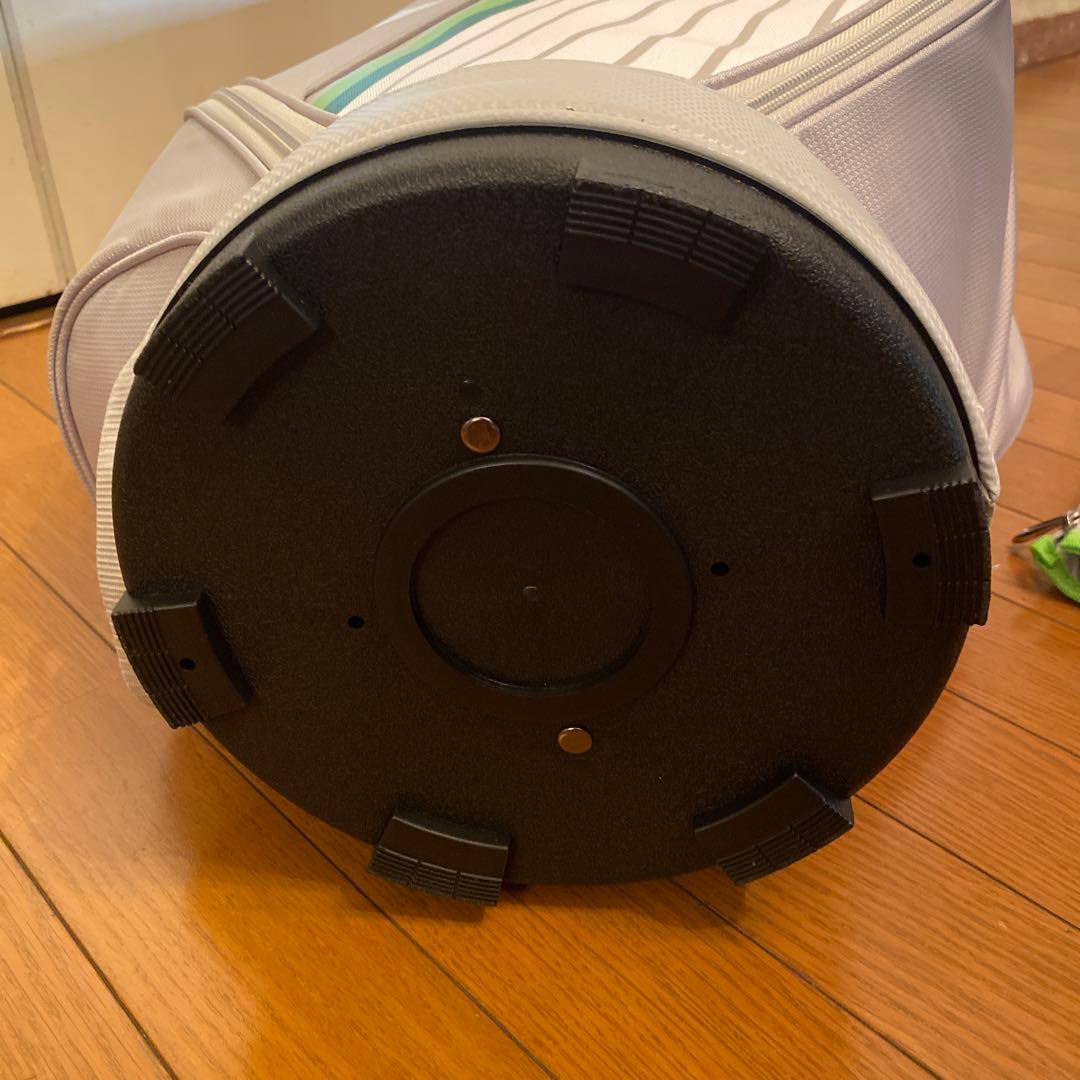 新品　未使用　キャディーバック　テーラーメイド　男女兼用デザイン　9インチ