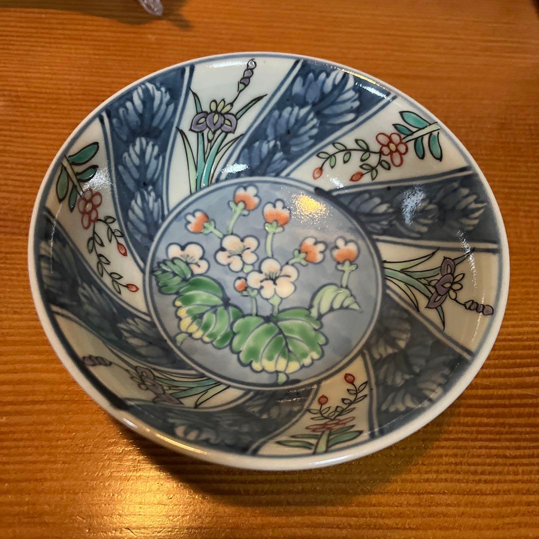 有田焼　染錦 小花菖蒲花文　鉢