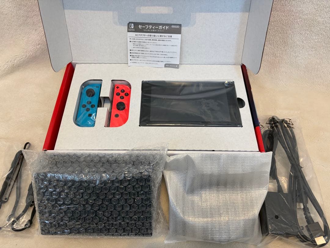 美品Nintendo Switch 本体セット赤/青 Joy-Con