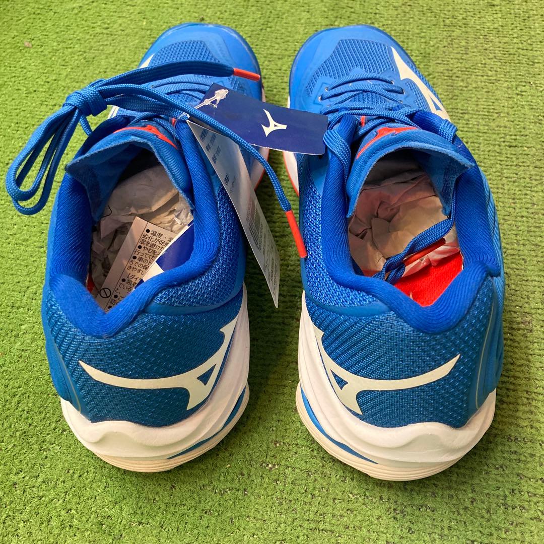 新品Mizuno Wave Lightning Z6 25㎝
