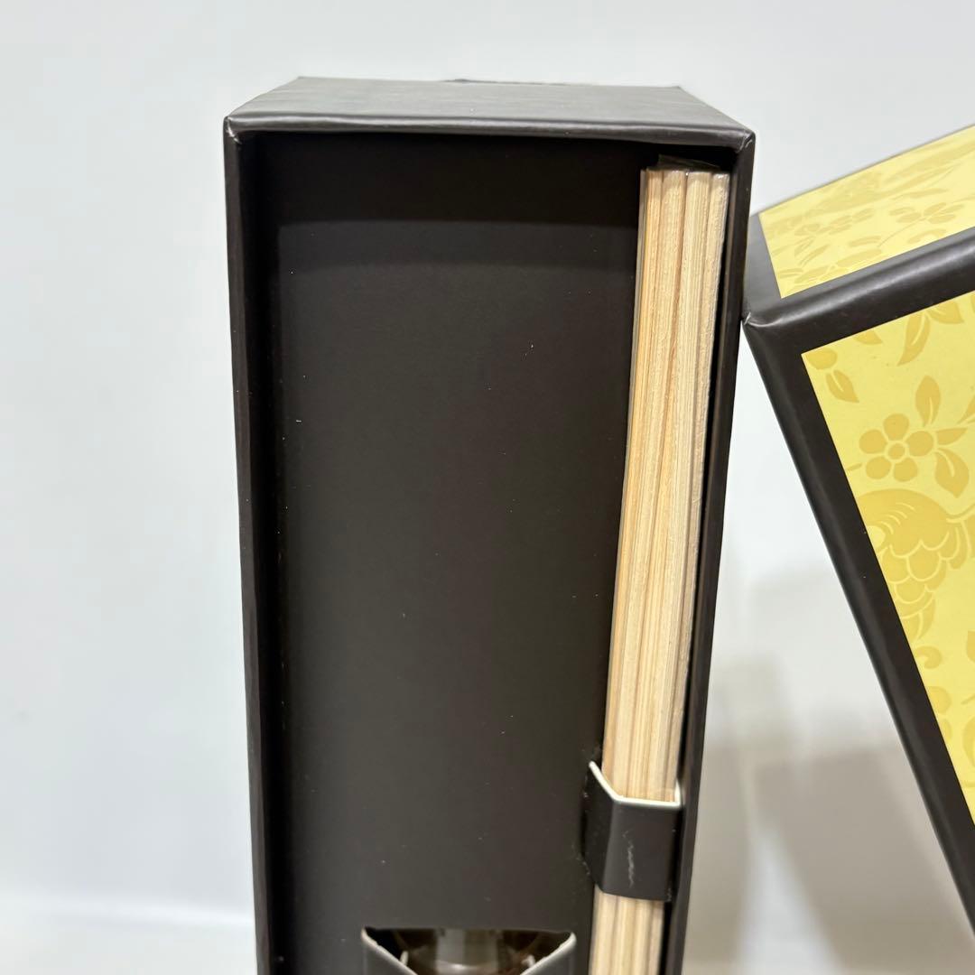 シャングリ・ラ エッセンス リードディフューザー 200ml