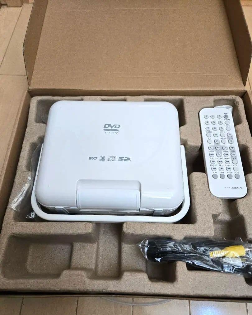 TWINBIRD 防水DVDプレーヤー【アダプター純正以外付属】