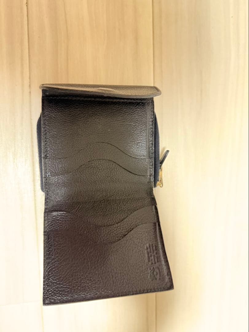 イルビゾンテ　ブラックレザー 二つ折り財布