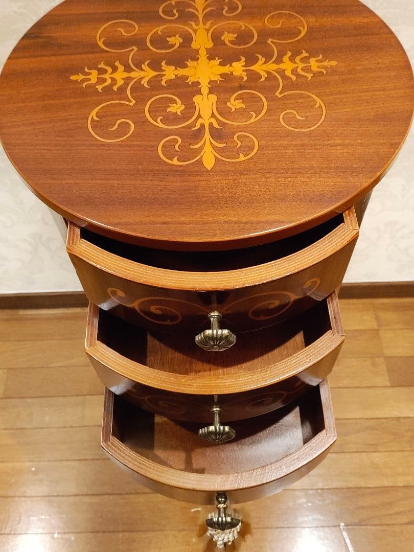 象嵌ベッドサイドテーブル