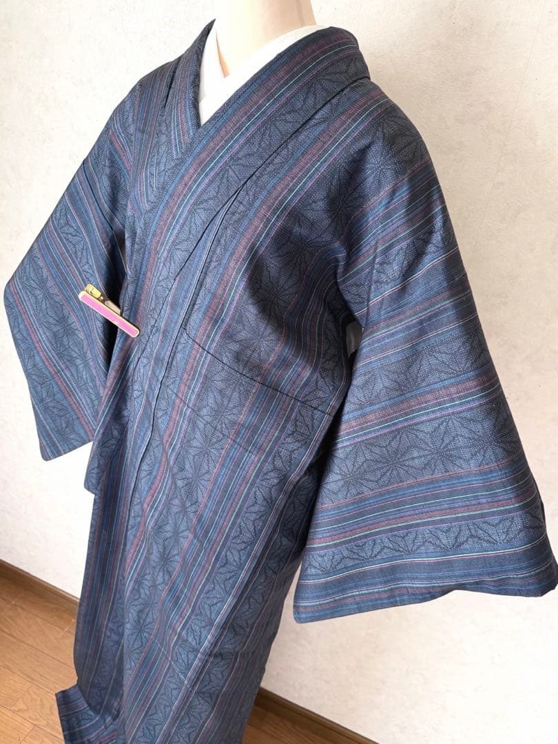 a19 美品 縞に麻の葉模様織り出し 正絹 手織り紬 裄67