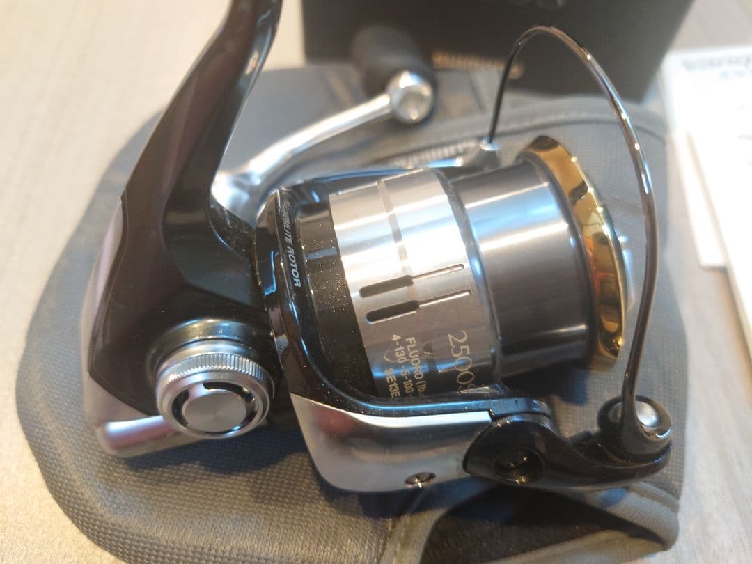 SHIMANO Vanquish 2500S スピニングリール