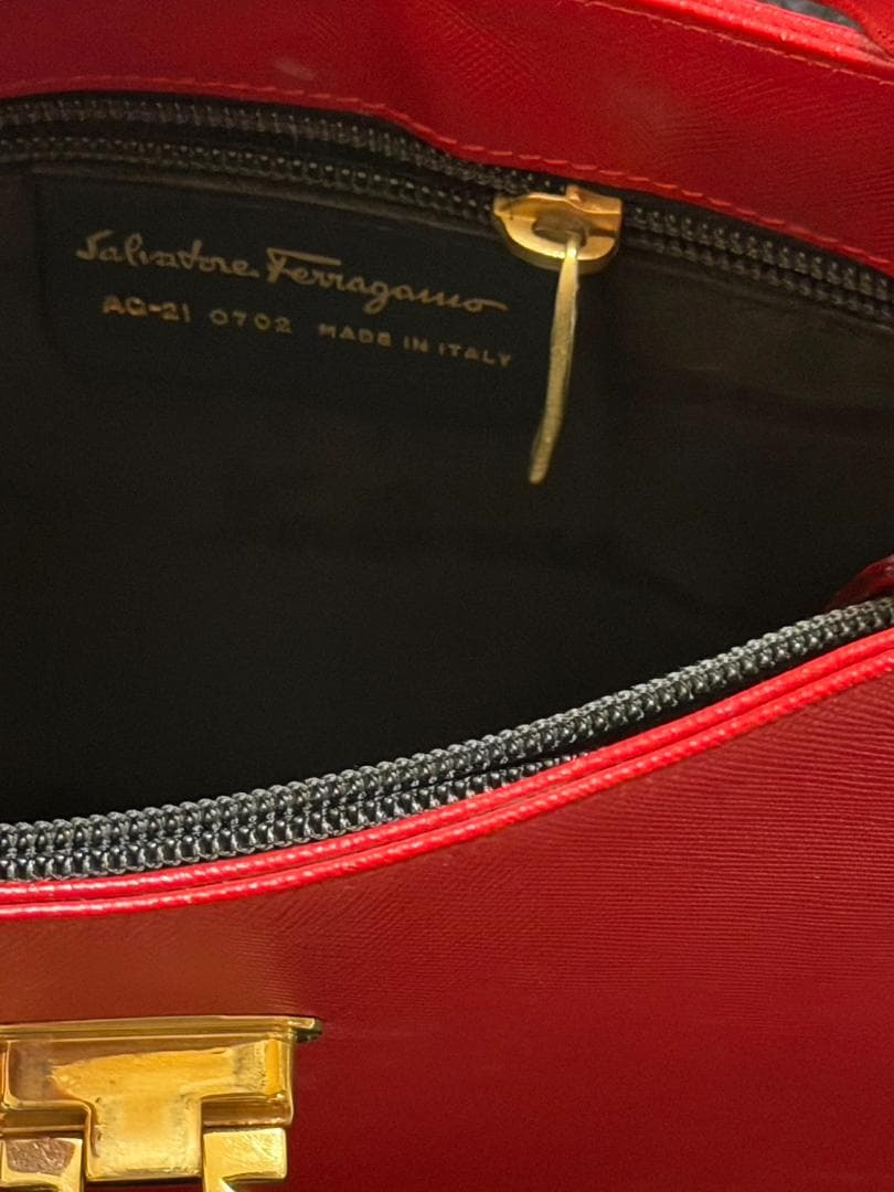 Salvatore Ferragamo フェラガモ ガンチーニ ショルダーバッグ