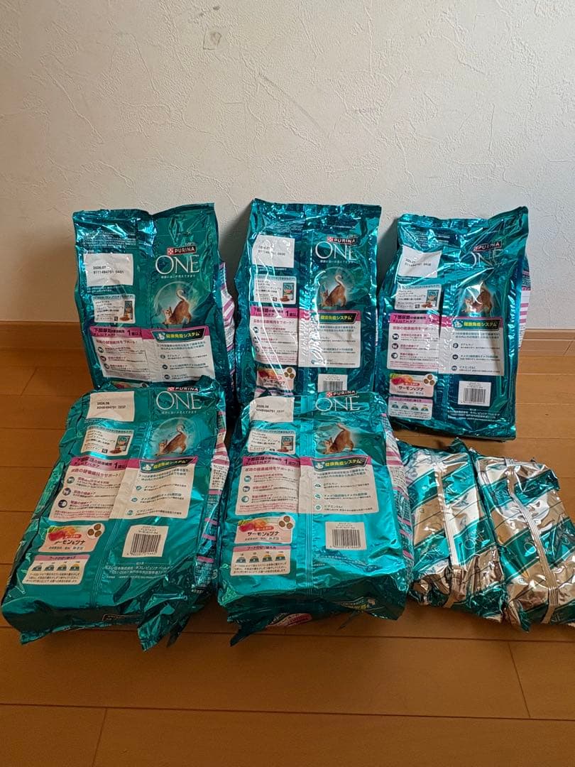 ピュリナワン 下部尿路　猫用キャットフード 2kg×5袋＋500g×2