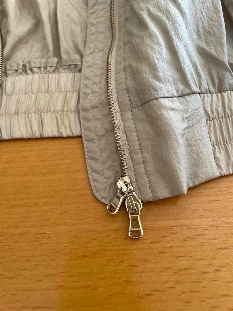 TATRAS ブルゾンノーカラー　アーサ AZHA ベージュ サイズ3☆美品