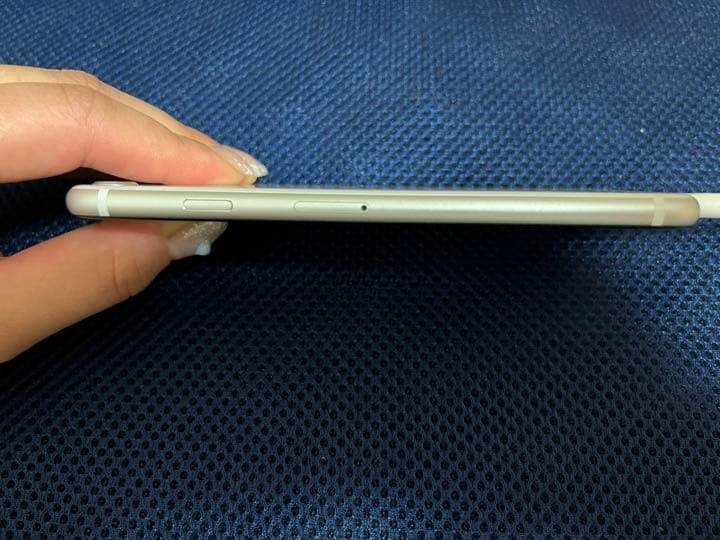 iPhonese第2世代SIMフリー