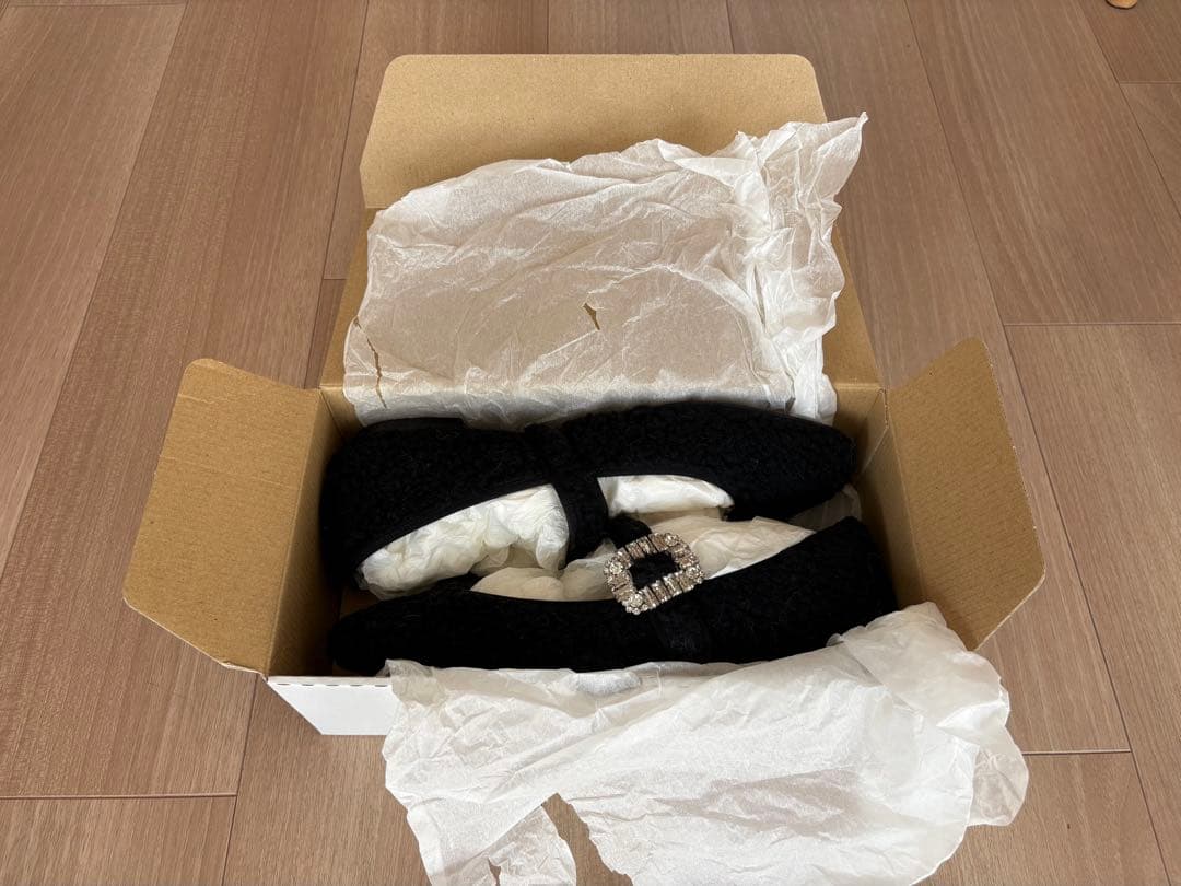 LOTTADESIGN ファー素材 ビジュー付きフラットシューズ