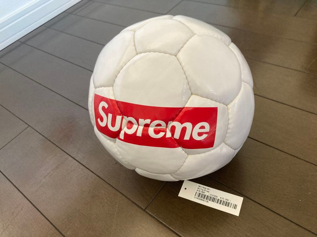 新品未使用☆Supremeサッカーボール☆アンブロ☆シュプリーム小物☆インテリア
