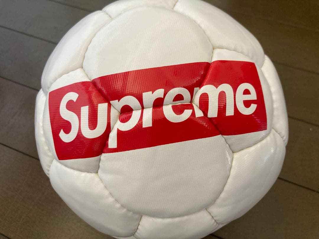 新品未使用☆Supremeサッカーボール☆アンブロ☆シュプリーム小物☆インテリア
