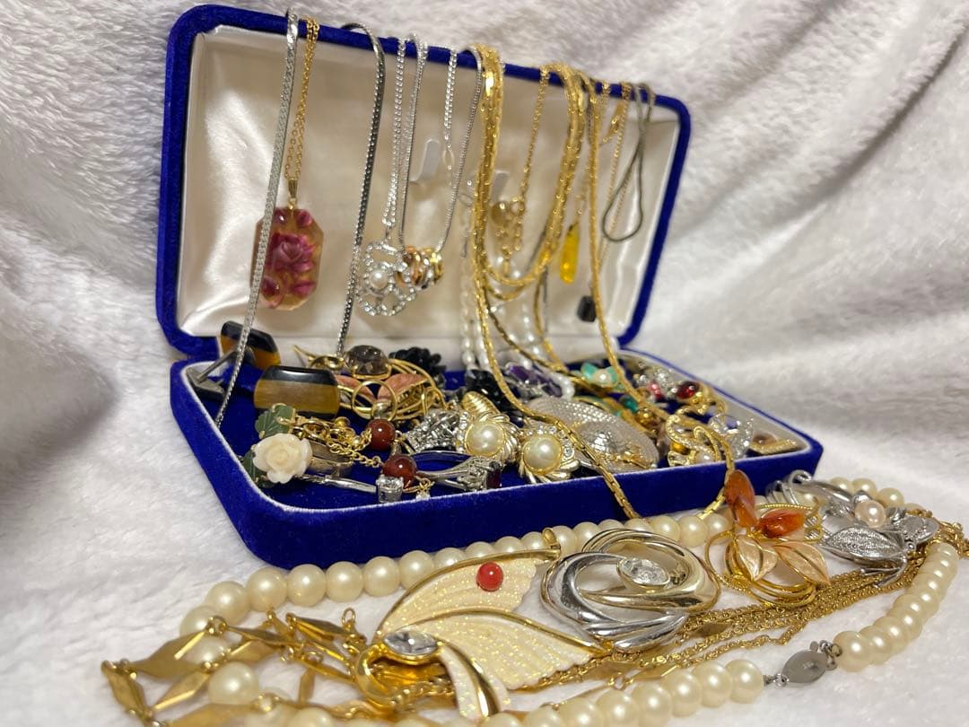 遺品整理 アクセサリー 大量 まとめ ヴィンテージ レトロ