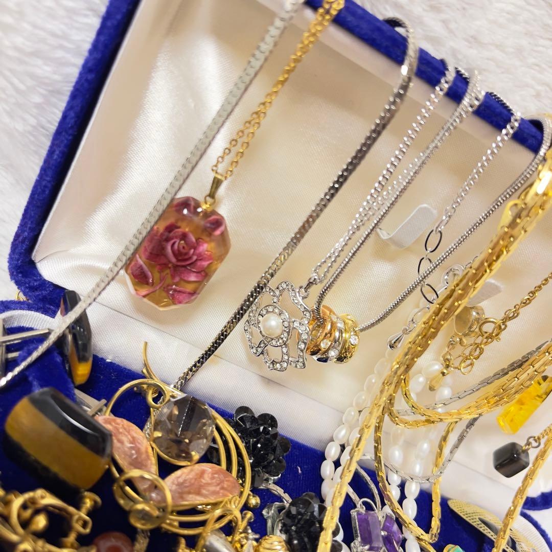 遺品整理 アクセサリー 大量 まとめ ヴィンテージ レトロ