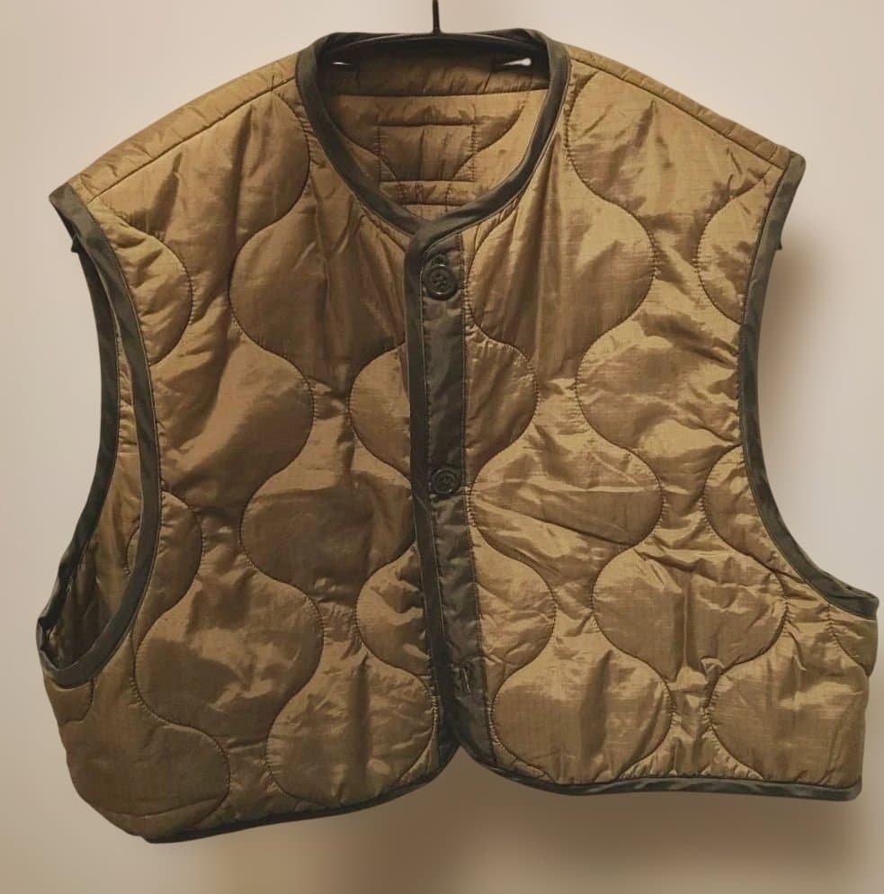 HYKE ハイク　キルティングベスト　QUILTED CROPPED VEST