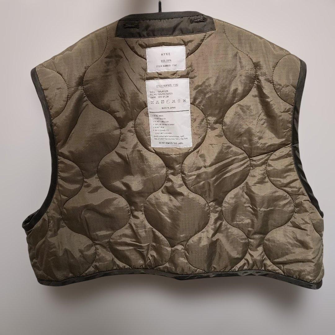 HYKE ハイク　キルティングベスト　QUILTED CROPPED VEST