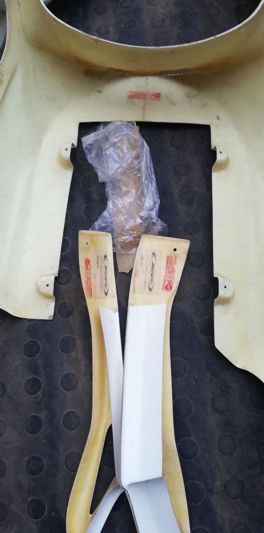 マジェスティ　sj03 b ,c シリーズ　カムストック　新品カウルセット