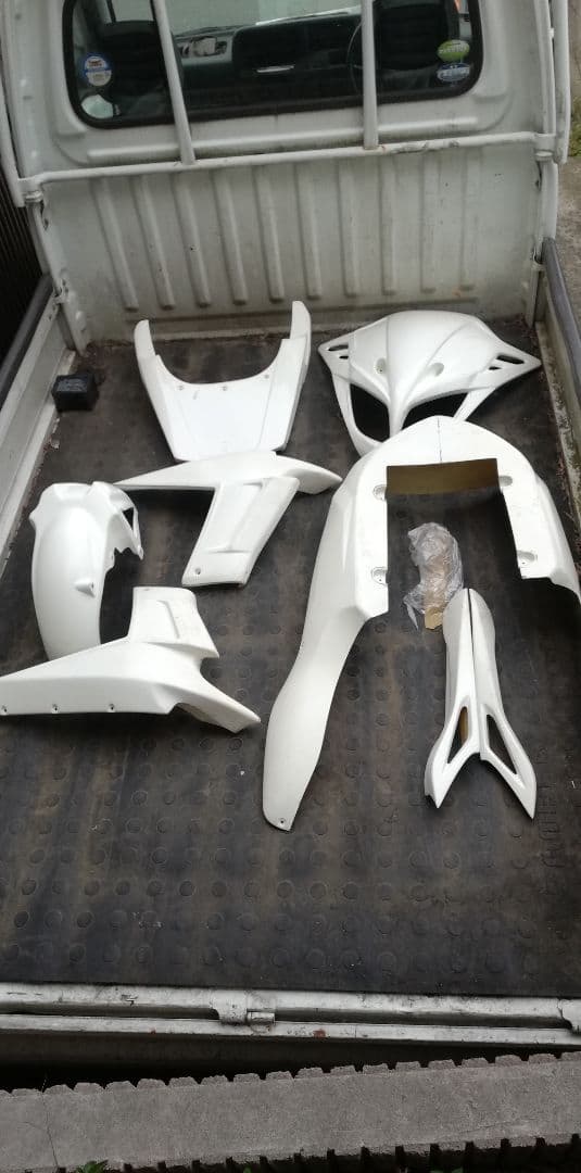 マジェスティ　sj03 b ,c シリーズ　カムストック　新品カウルセット