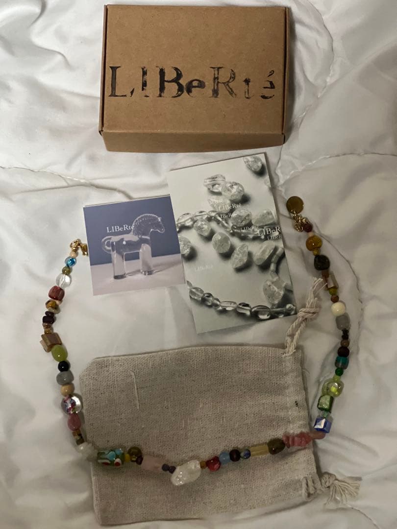 taka着用 LiBeRté 多色ビーズ ネックレス