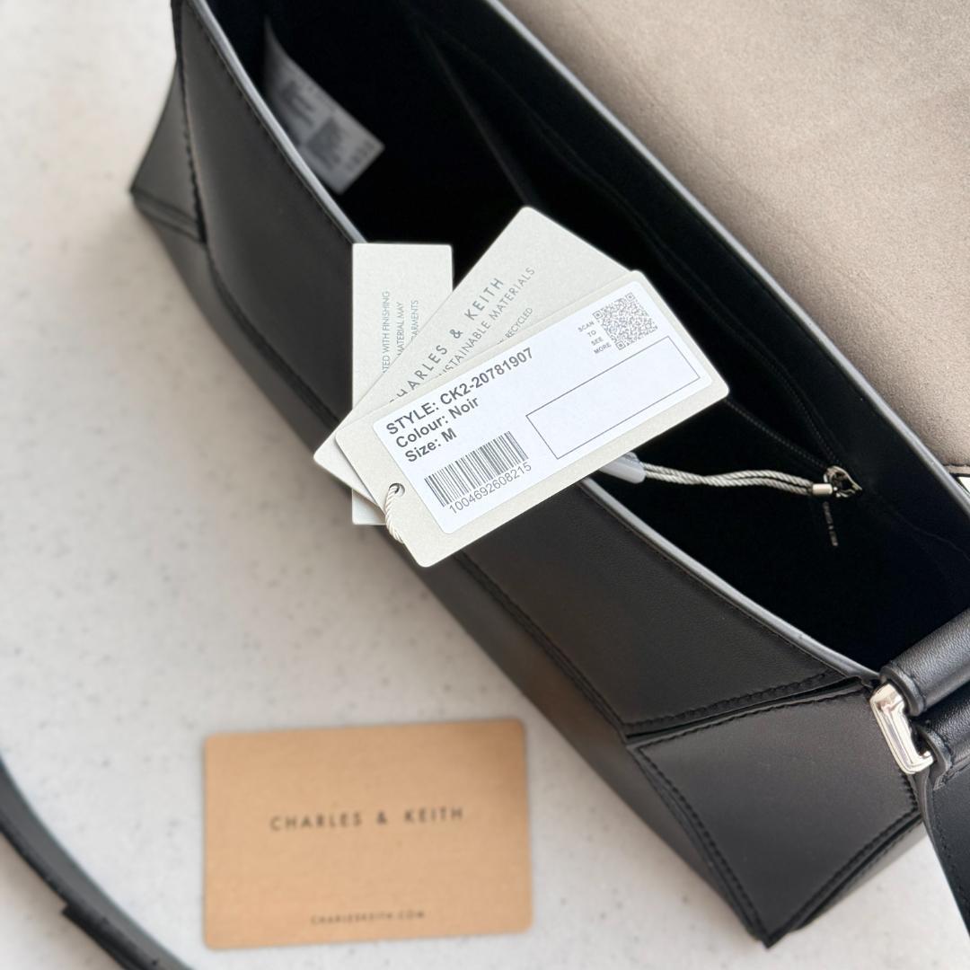 CHARLES & KEITH ナスリン ジオメトリックショルダーバッグ