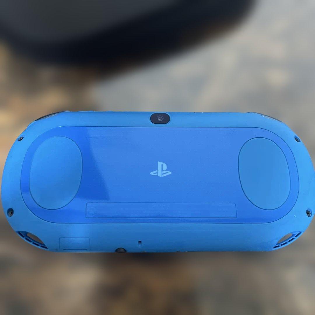 SONY PSVITA 青色 本体とケース付き おまけのソフト付き