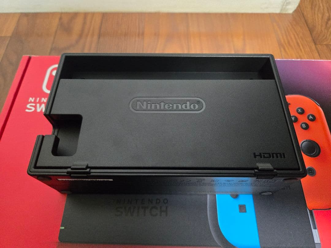 任天堂　Switch 通常版本体　【プロコン・ケース・128GB SD付き】