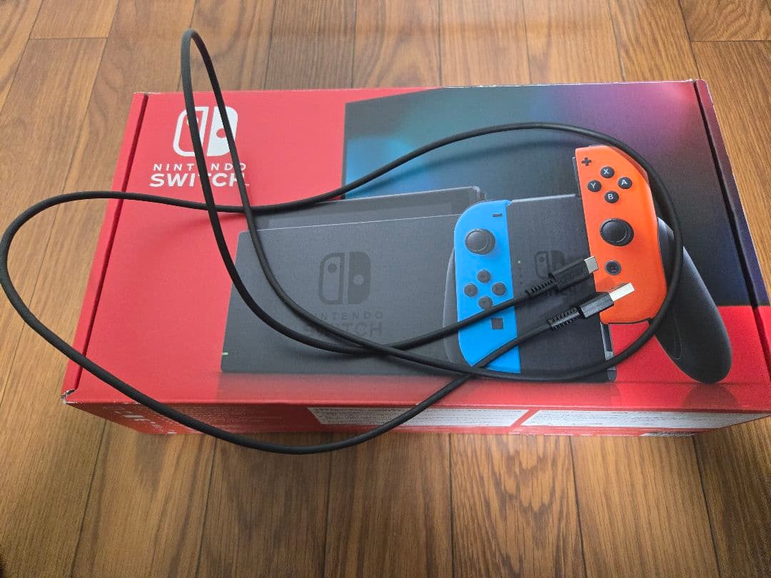 任天堂　Switch 通常版本体　【プロコン・ケース・128GB SD付き】