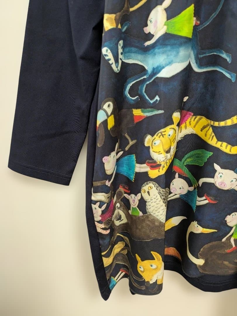 99mamaです。オレボレブラ♥️ぶたさんカラフル動物プリントネイビー