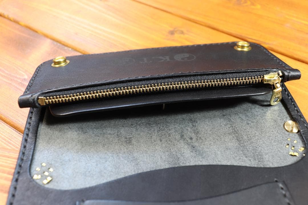 ☆フラワー　スタッズロングウォレット　☆