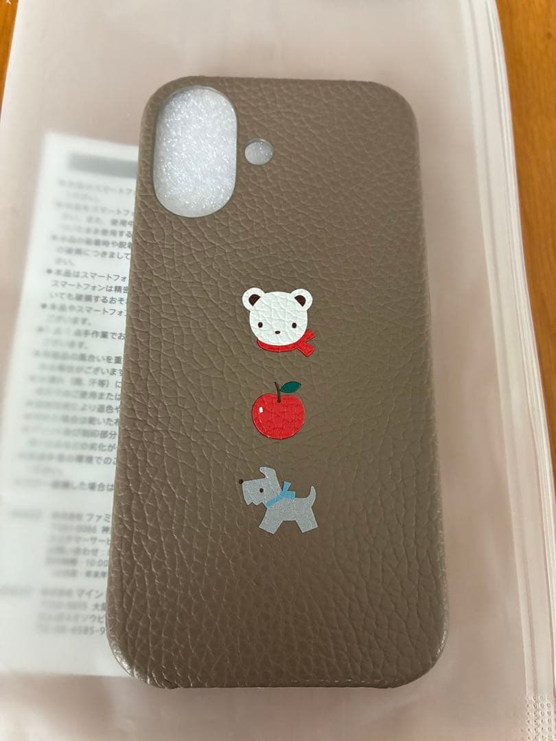 Itukky　ファミリア iPhone 16用ケース グレージュ