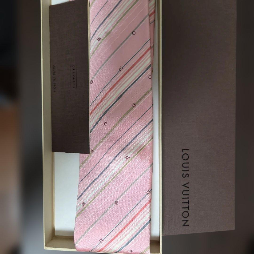 Louis Vuitton ピンク ストライプ ネクタイ