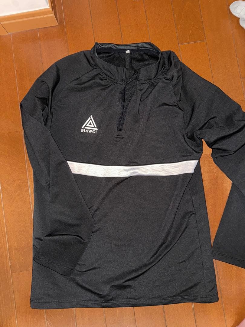 DIADORA ブラック ハーフジップ M
