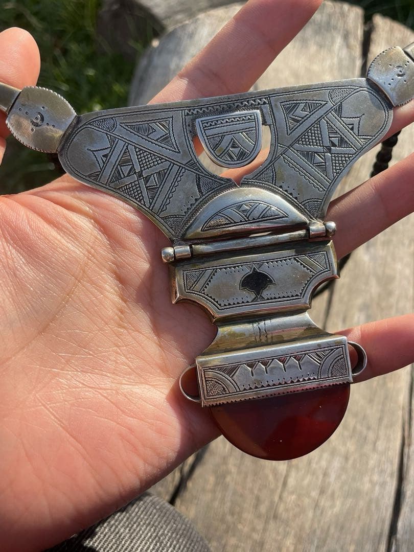 トゥアレグ 赤瑪瑙黒檀トライバルヴィンテージネックレス