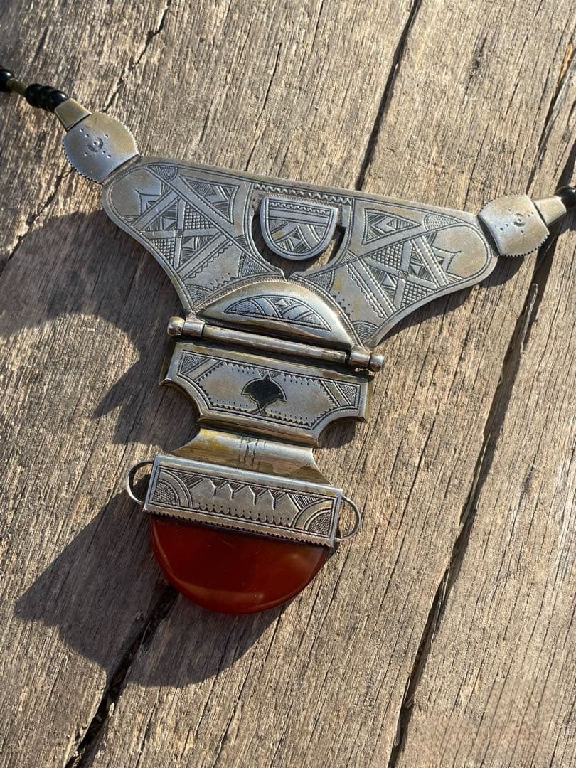 トゥアレグ 赤瑪瑙黒檀トライバルヴィンテージネックレス