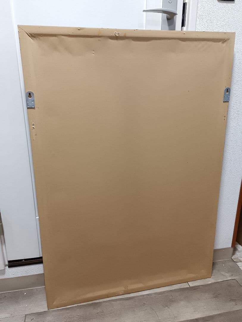 美容室　ゴールドの長方形壁掛け鏡