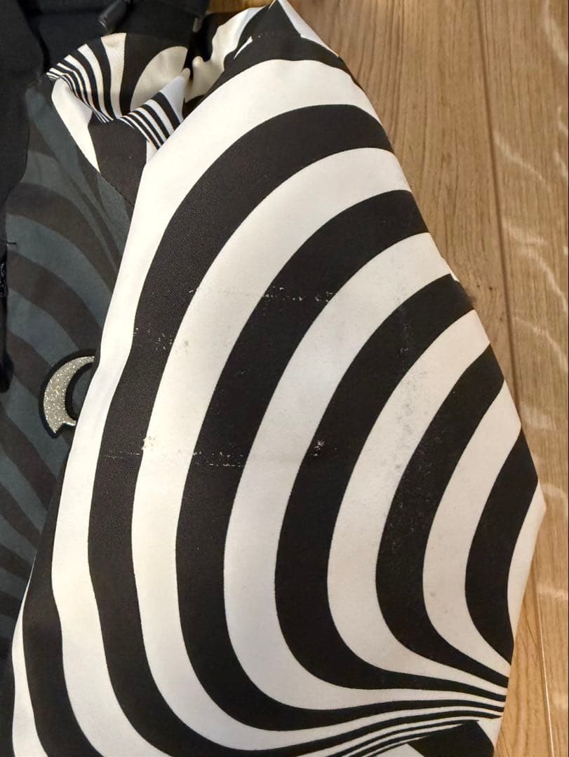 オンヨネ　スキーウェア　ゼブラ柄　上下Sサイズ