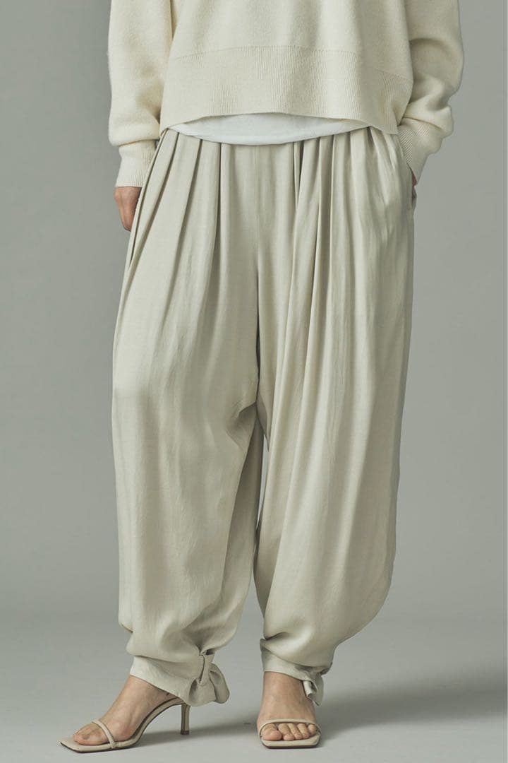 【未使用】curensology サテンタックパンツ 36